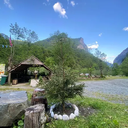 Kafe Pojana Gasthof Tropoje